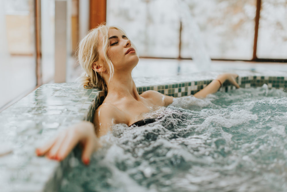 Relaks w domu – basen czy wanna spa?
